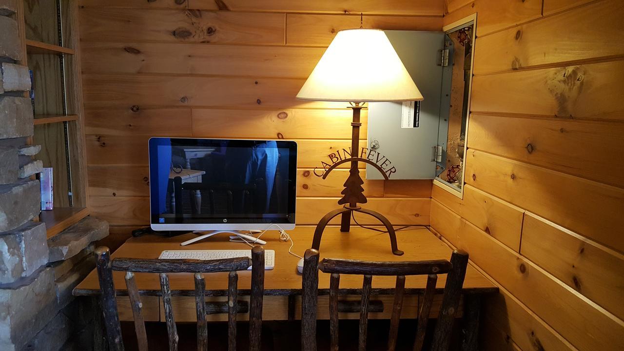Motel 6 Norway Mi Екстериор снимка