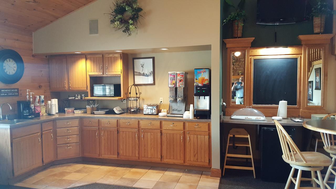 Motel 6 Norway Mi Екстериор снимка